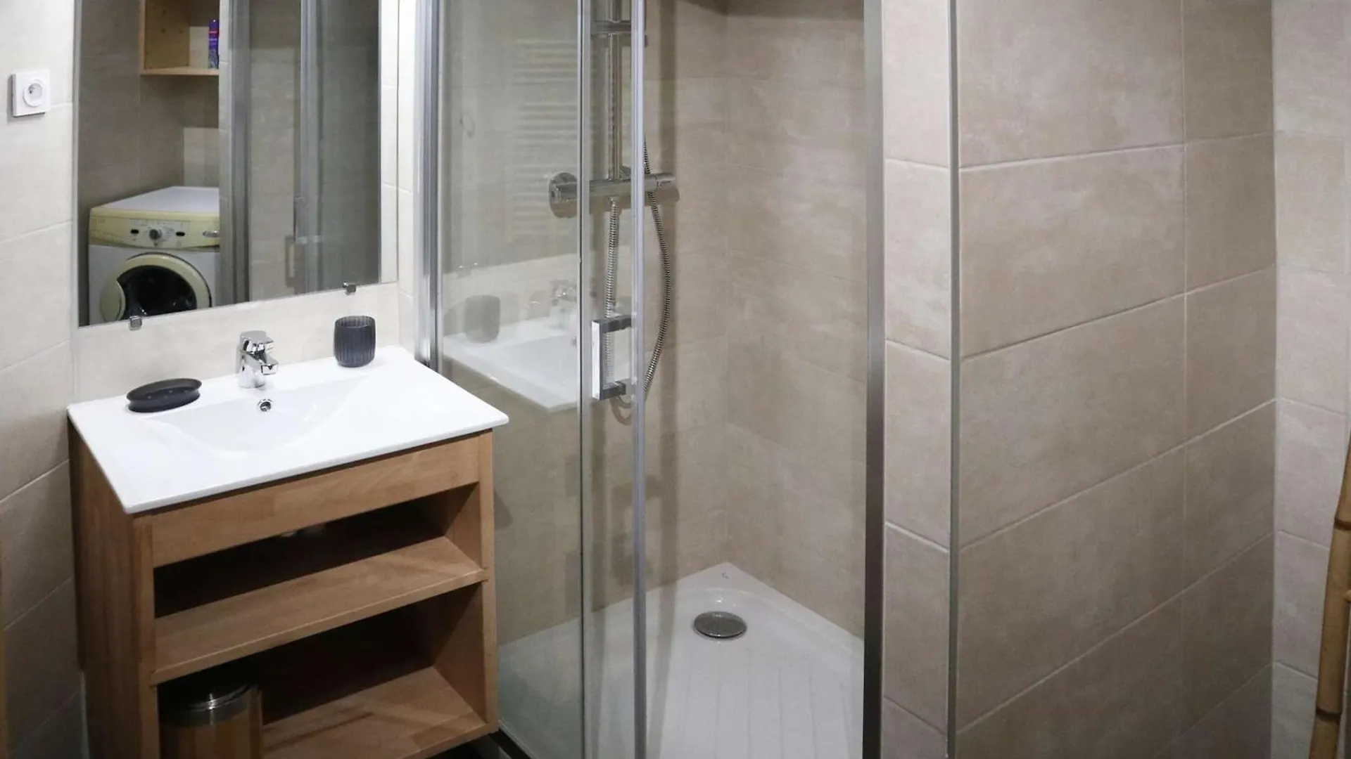 Appartement 6 Pers Renove Skis Aux Pieds, Les Orres - Fr-1-322-568 0*,  França